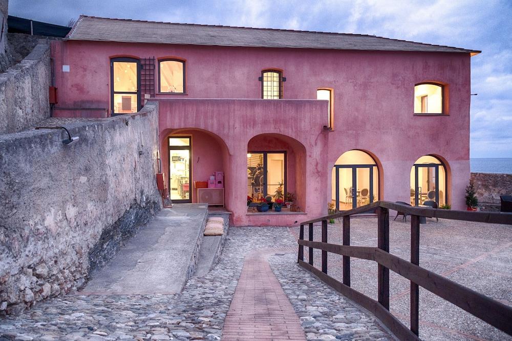 Locanda La Fortezza Finale Ligure Exterior photo